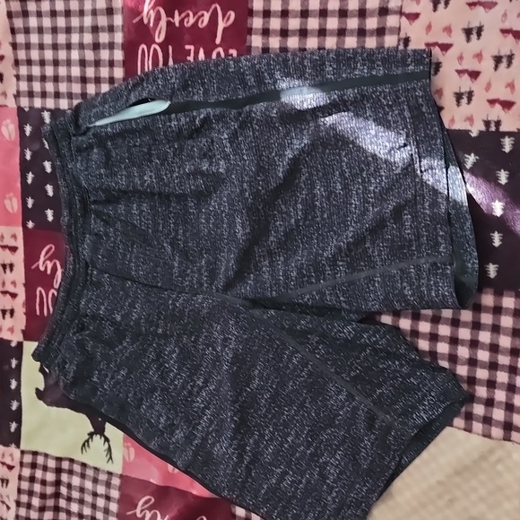 Lululemon Black Active Short Size Small - Picture 2 of 6